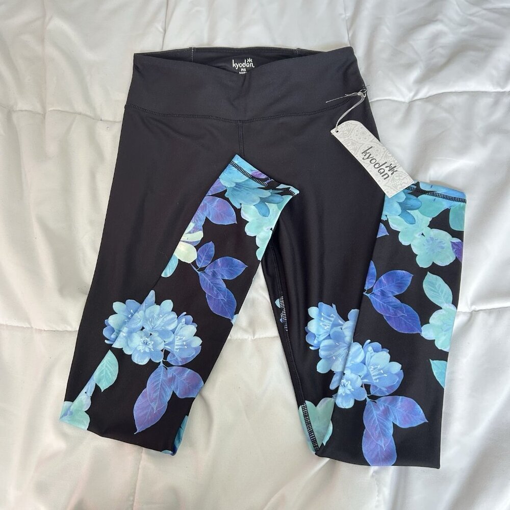 NWT Kyodan Outdoor Leggings‎ Running Athletic Pants Womens Small Black Floral